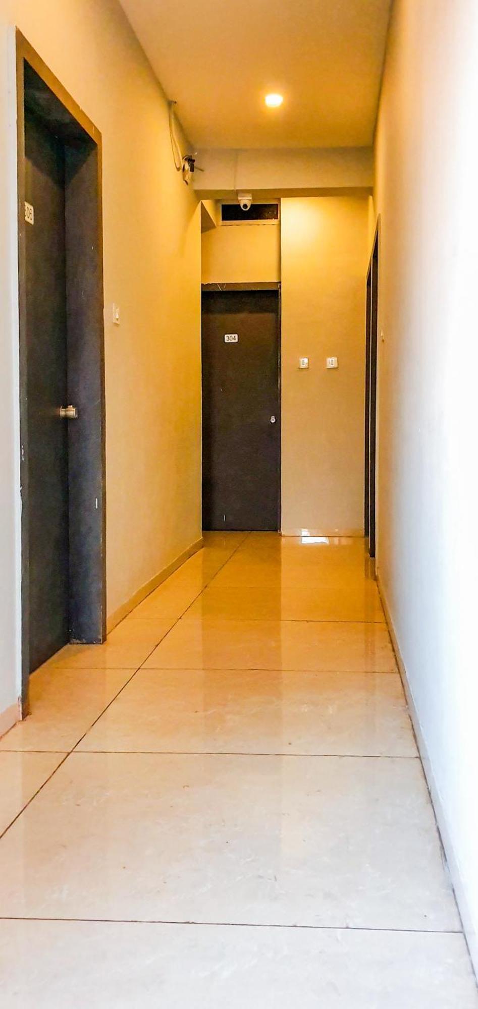 Nova Hotel New Crossroad Rajkot Dış mekan fotoğraf