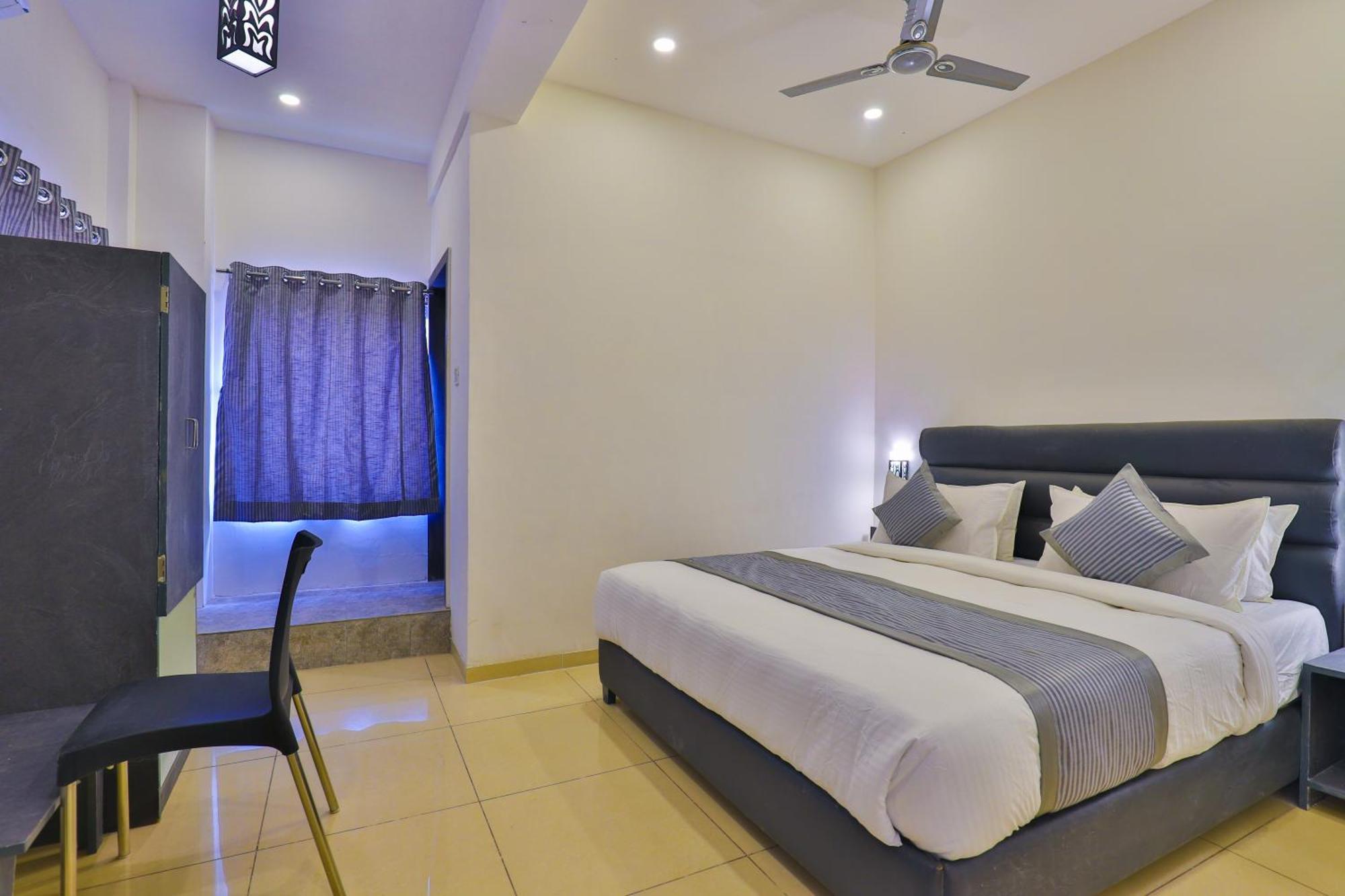 Nova Hotel New Crossroad Rajkot Dış mekan fotoğraf