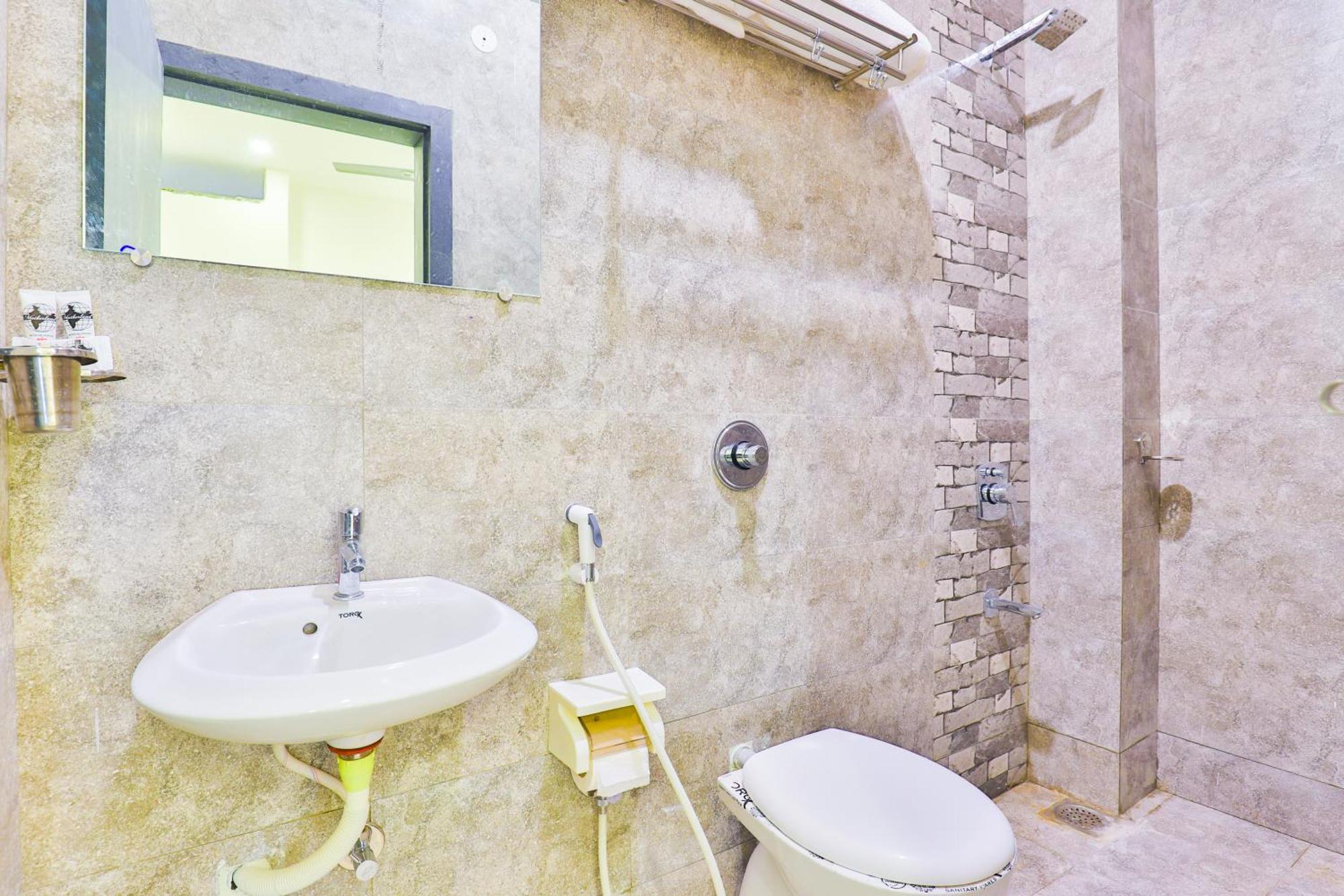 Nova Hotel New Crossroad Rajkot Dış mekan fotoğraf